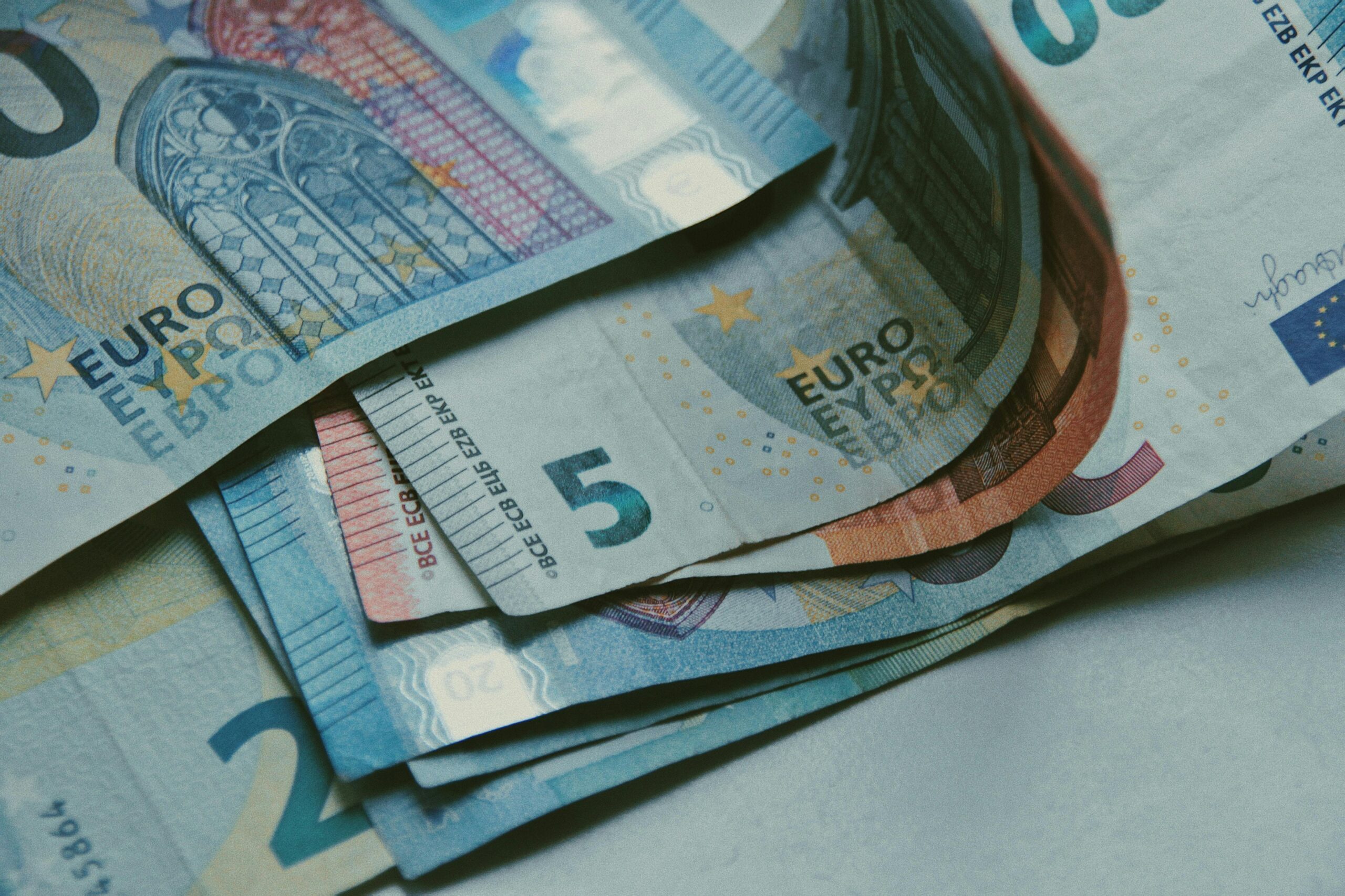 How European Credit Laws Protect Borrowers: Fees, Interest Caps & Data Privacy Rules